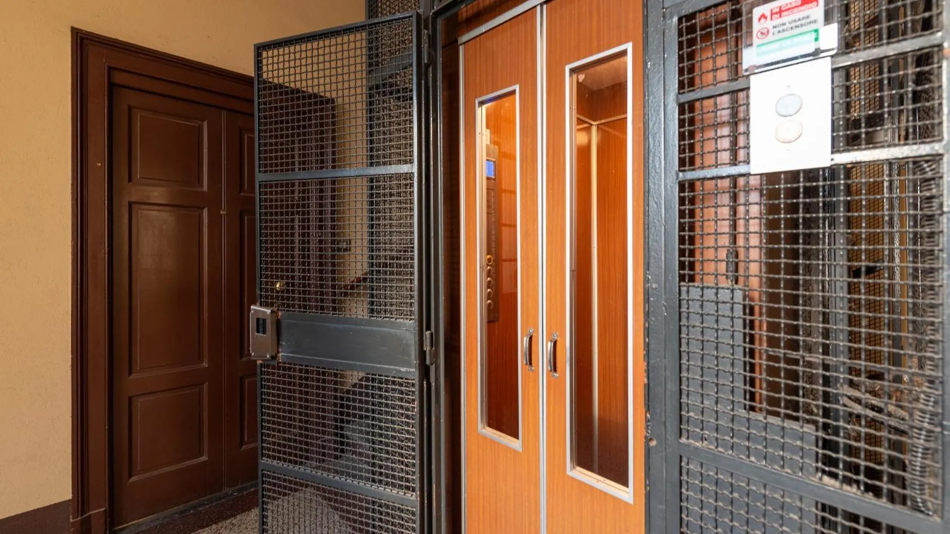 10' Duomo & Central Station Large Apartment Milano 0*,