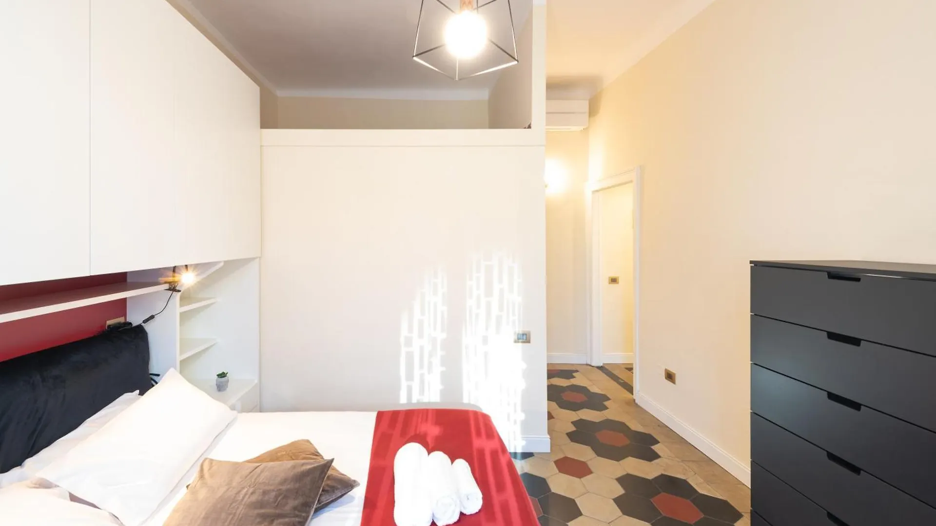 10' Duomo & Central Station Large Apartment Milan