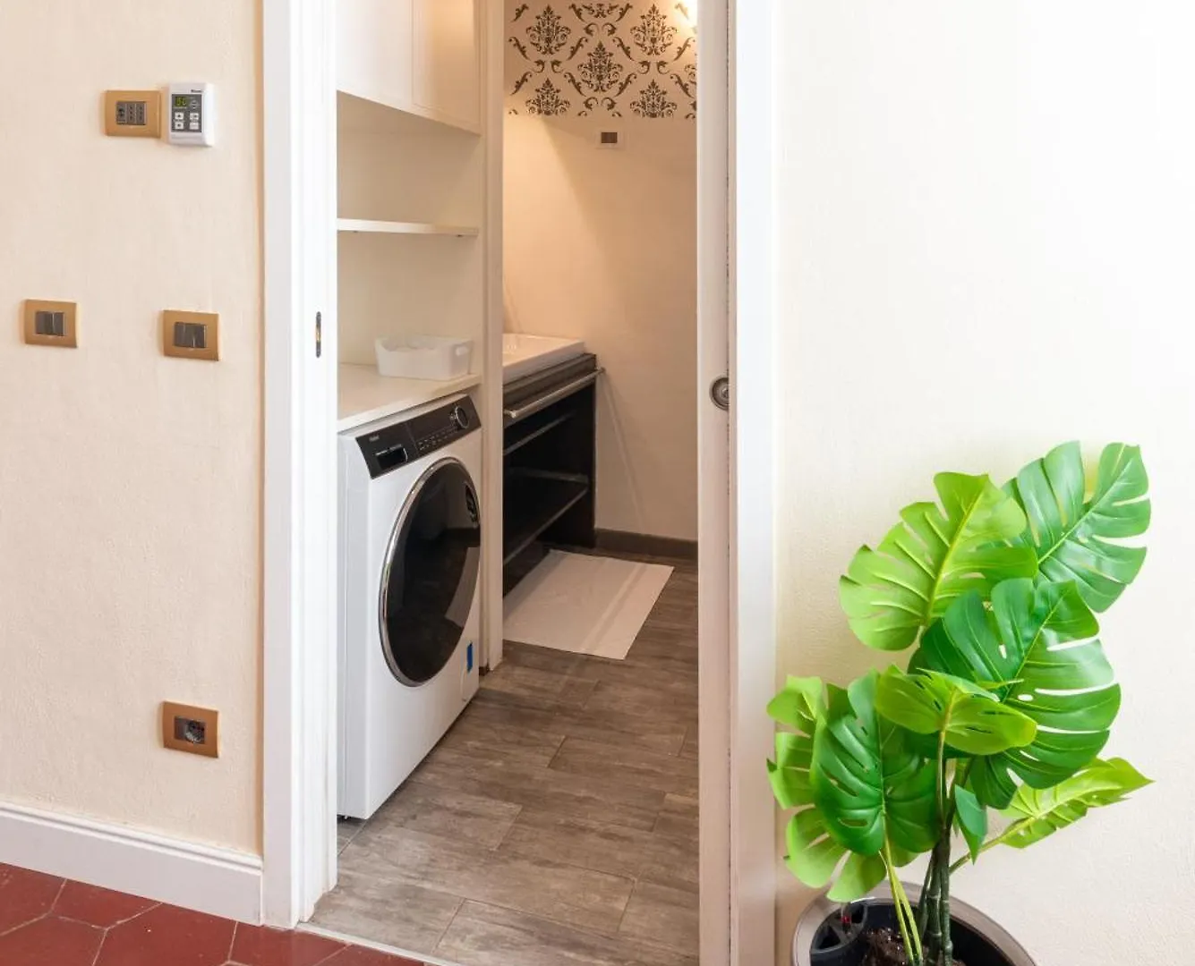 10' Duomo & Central Station Large Apartment Milan
