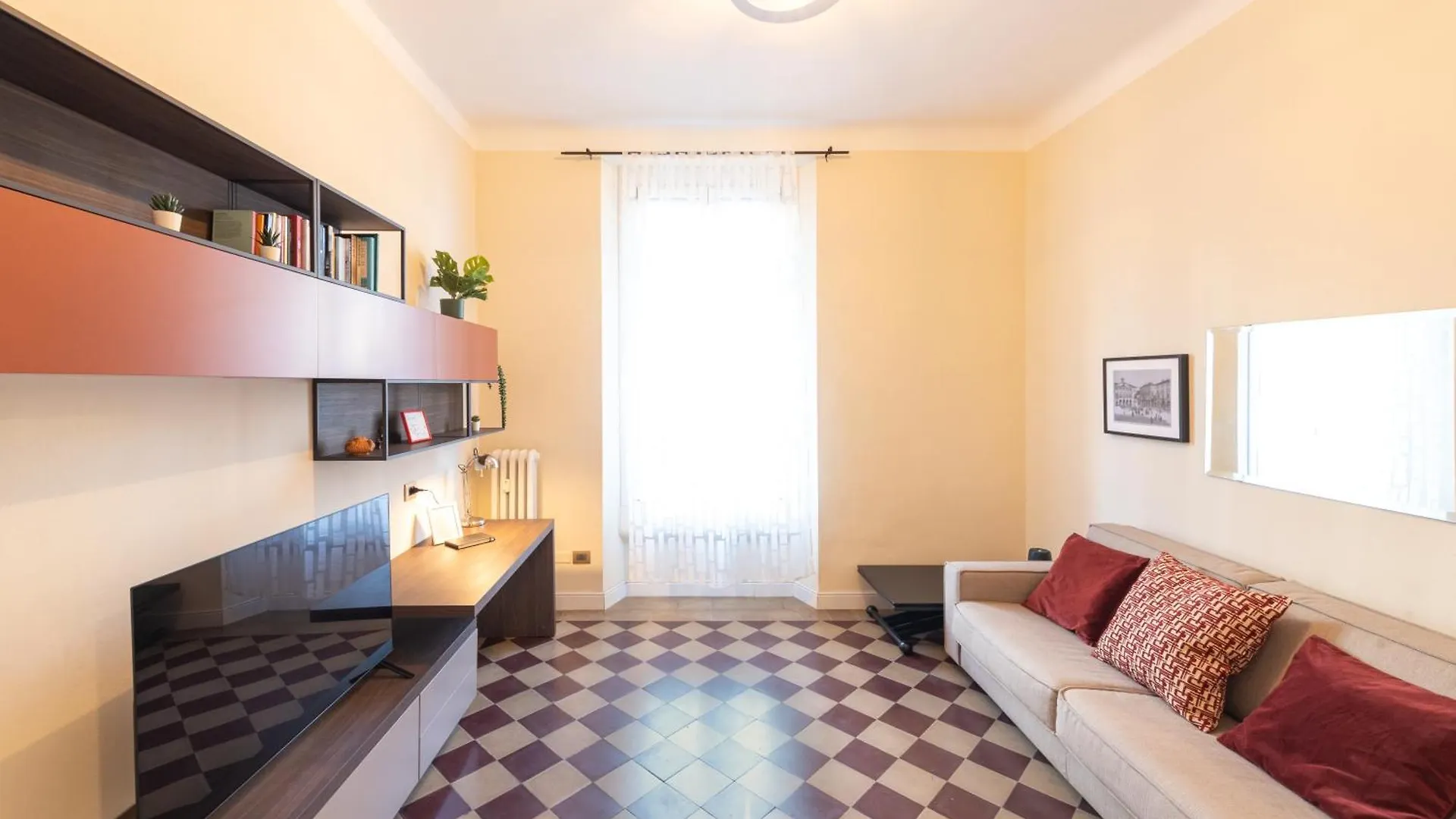 10' Duomo & Central Station Large Apartment Milan