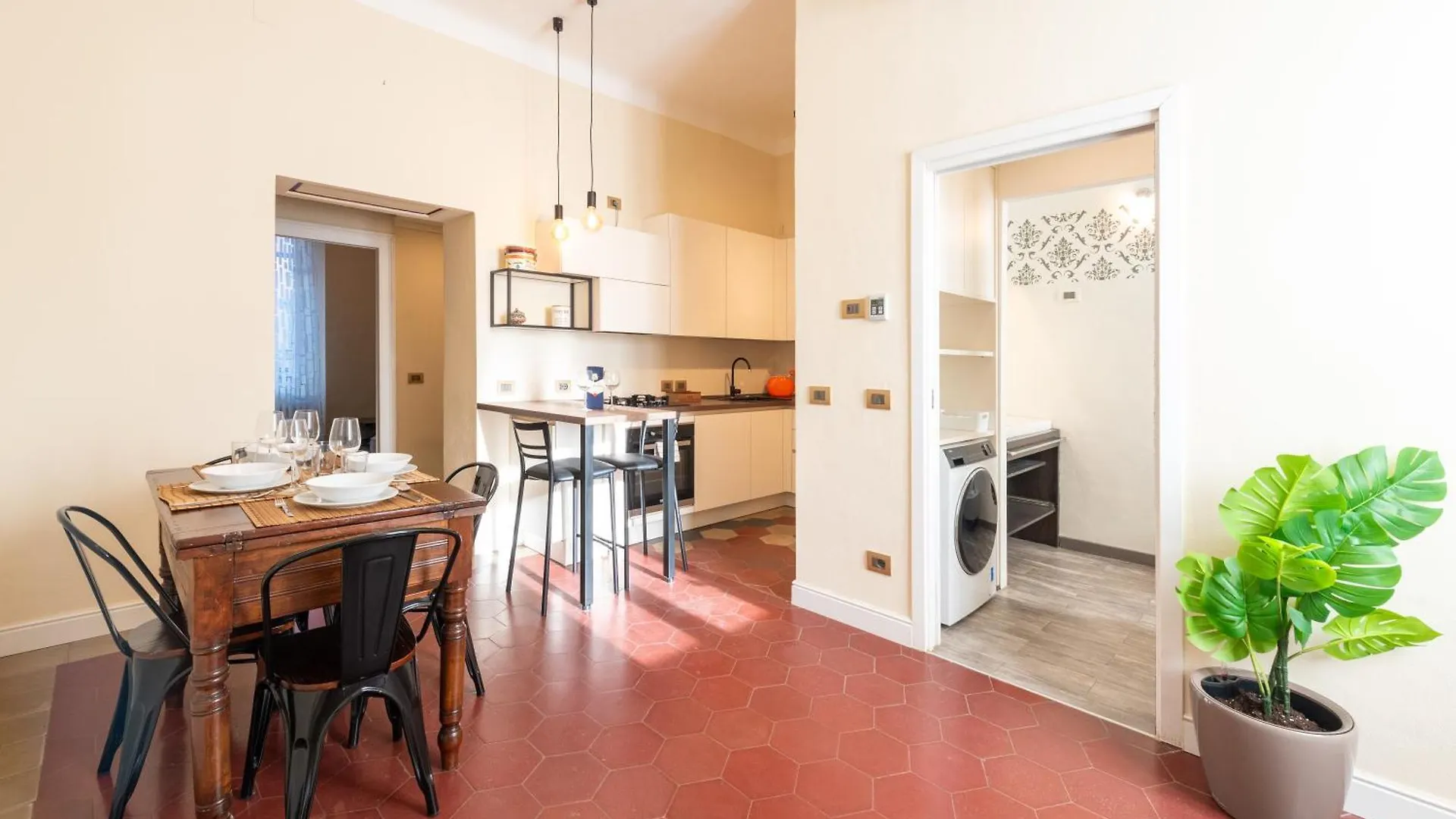 10' Duomo & Central Station Large Apartment Milan 0*,  Italy