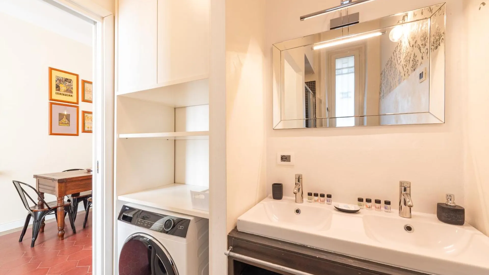 10' Duomo & Central Station Large Apartment Milan